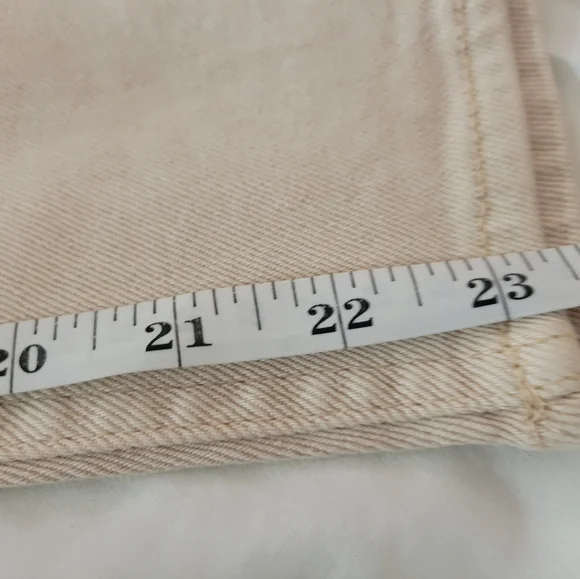 HOLLISTER cream Jeans. Womans 33x35 - Picture 7 of 9